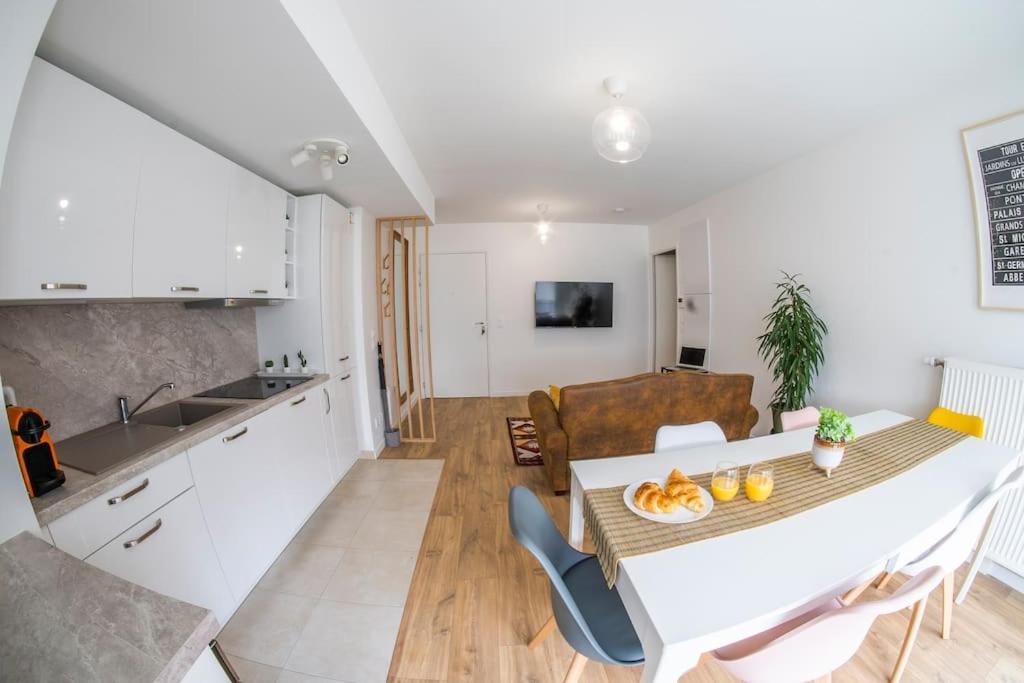 Paris & Disneyland - 2Min From Train Station - Free Private Parking Вільє-сюр-Марн Екстер'єр фото